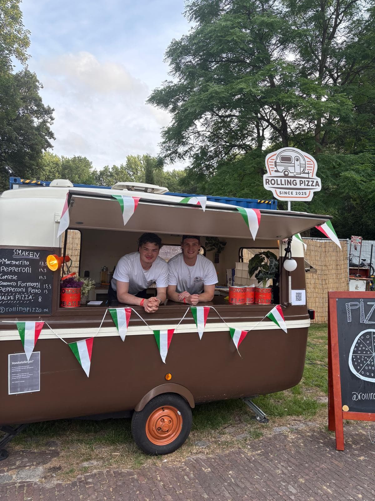 Rolling Pizza pizza foodtruck voor Bedrijfsfeest