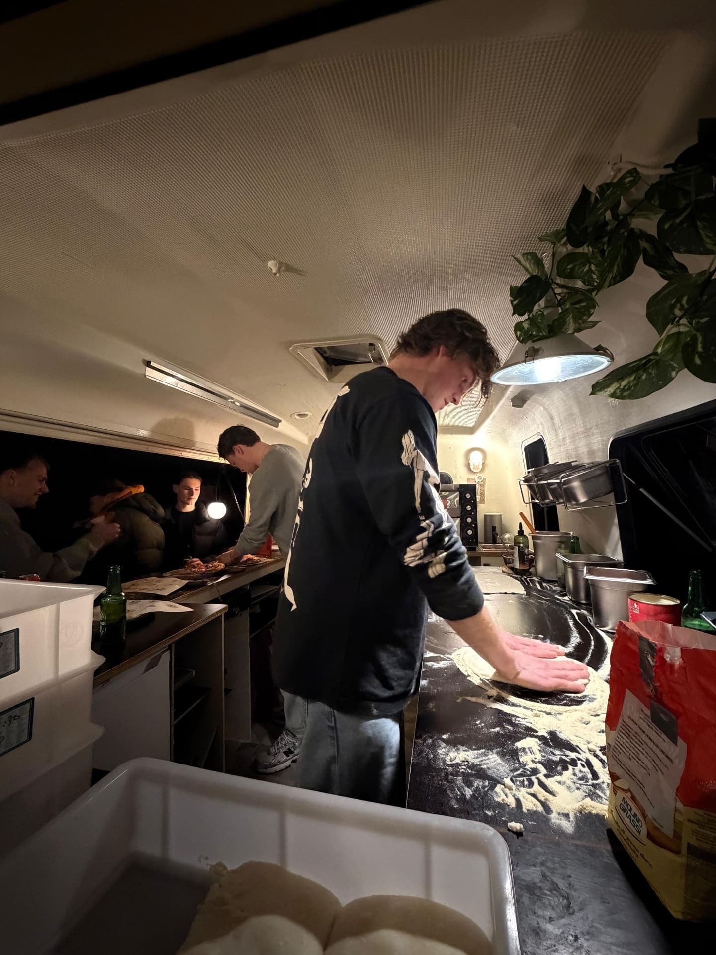 Pizza foodtruck thuis: zo wordt je tuinfeest een succes
